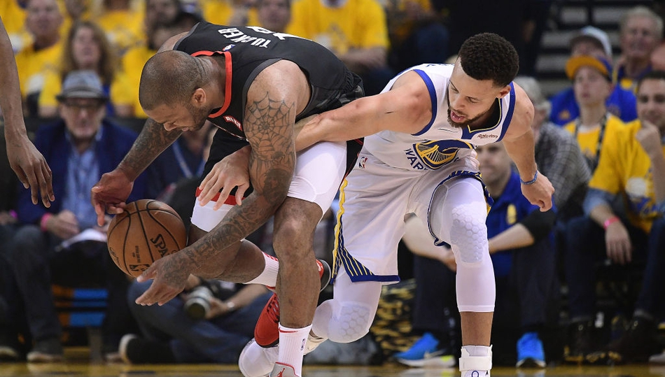 Hội trọng tài NBA xác nhận Stephen Curry đáng lý ra đã bị truất quyền thi đấu ở cuối Game 1 Hội trọng tài NBA xác nhận Stephen Curry đáng lý ra đã bị truất quyền thi đấu ở cuối Game 1